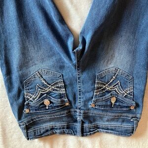 Wallflower High Rise Blue Jeans with Embroidered Pockets